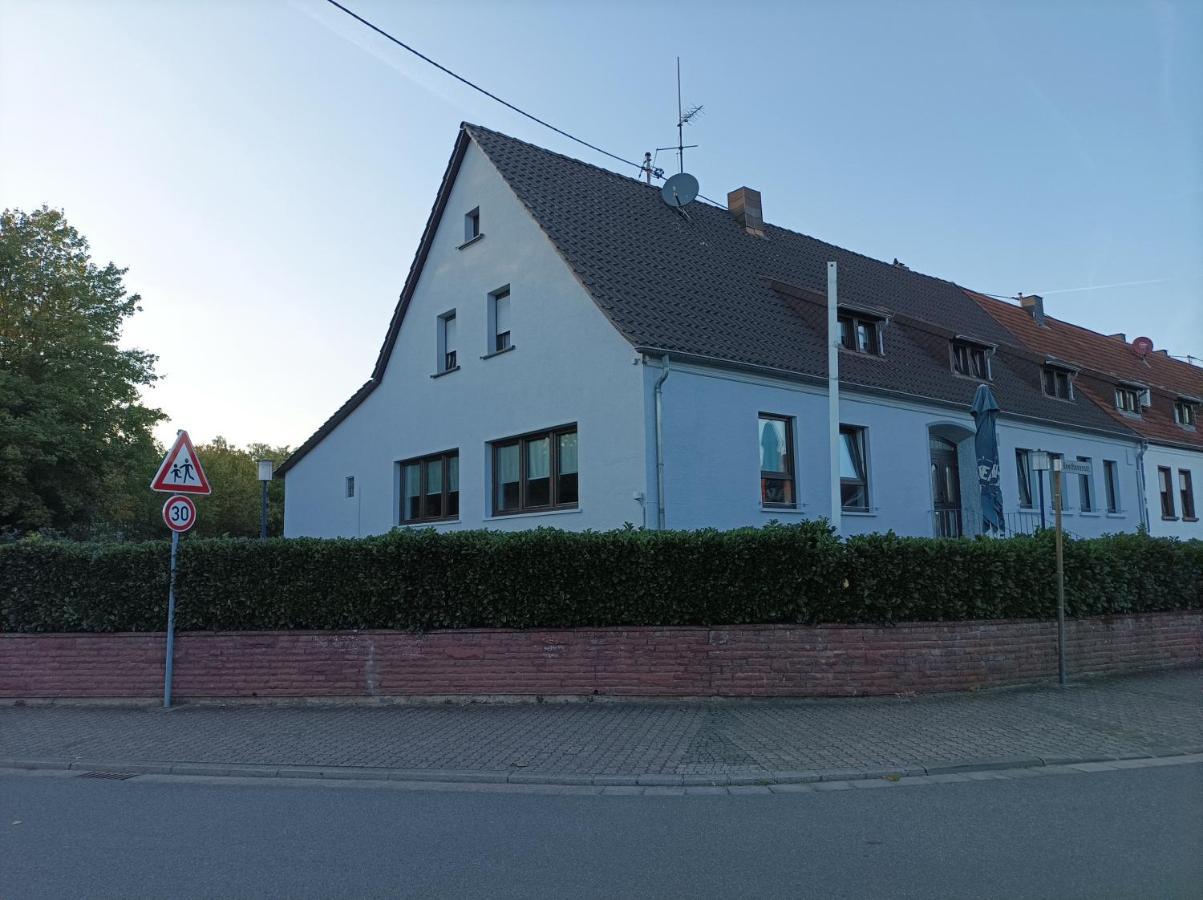 Gaststaette Molitor Appartement Saarlouis Buitenkant foto